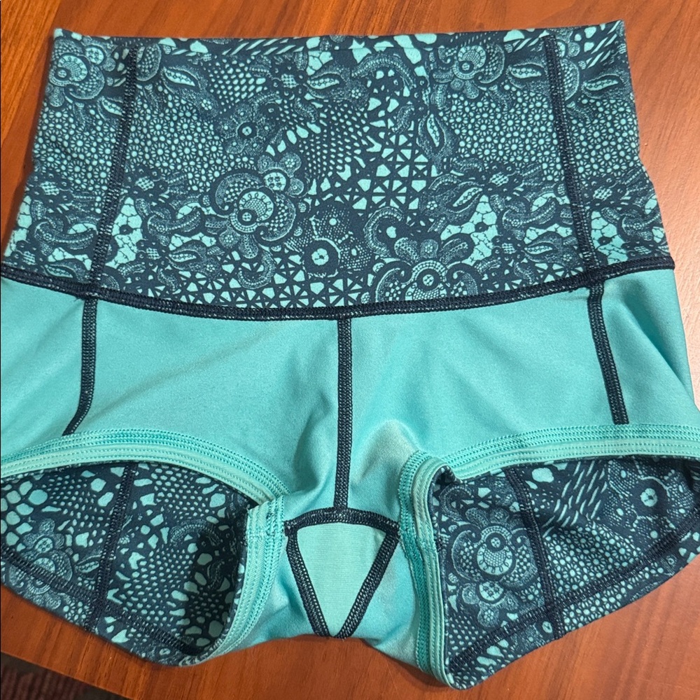 Lululemon Wunder Short - Pretty Lace- Bali Breeze/Alberta Lake- 2”inseam. - Picture 8 of 8